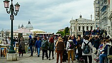 Do Benátek se po pandemii vrací davy turistů. (21. dubna 2022)