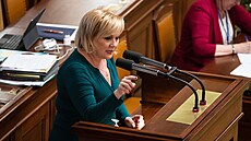 Jednání Poslanecké sněmovny. Na snímku Alena Schillerová (ANO). (26. dubna 2022) | na serveru Lidovky.cz | aktuální zprávy