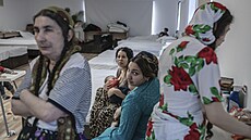 Na cest� do bezpe�í. Mezi miliony b�enc� z Ukrajiny jsou i Romové. V �esku...