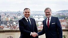 Prezident Polska Andrzej Duda (vlevo) a �eský premiér Petr Fiala se setkali v...