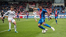 Plzeňský Jean-David Beauguel v akci v zápase proti Slovácku.
