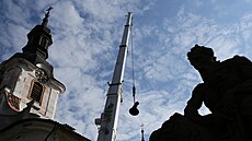 Na oprav zvonu pracoval zvona nkolik msíc v díln v Nizozemsku.