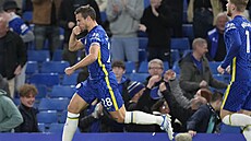 Cesar Azpilicueta z Chelsea se raduje z gólu v utkání s Aresenalem.