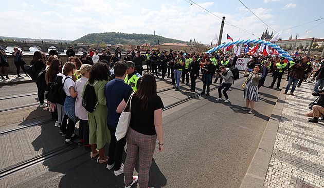 Je tu petice proti potratům. Senátoři ale hájí právo ženy rozhodovat o sobě