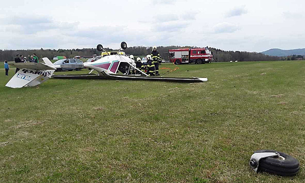 Na letišti v České Lípě se zřítil ultralight, pilot utrpěl lehké zranění