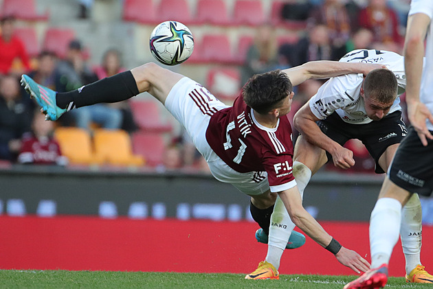 ONLINE: Hradec hraje proti Spartě, Baník v Budějovicích, Olomouc s Boleslaví