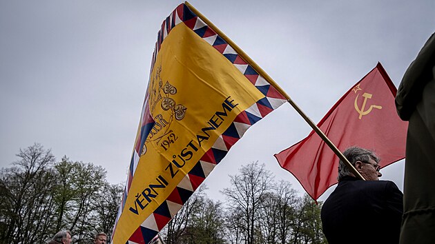 �V�rni z�staneme�.  (30. dubna 2022)