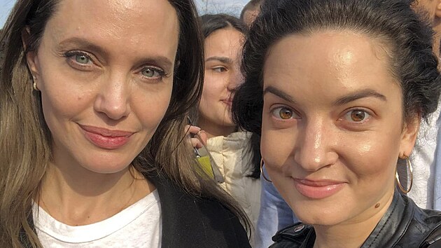 Angelina Jolie na nvtv Ukrajiny (Lvov, 30. dubna 2022)