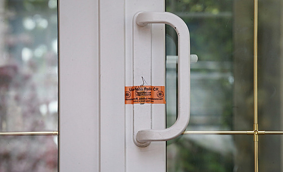 Podle informací MF DNES se na izení podklad pro vydání idiských prkaz...