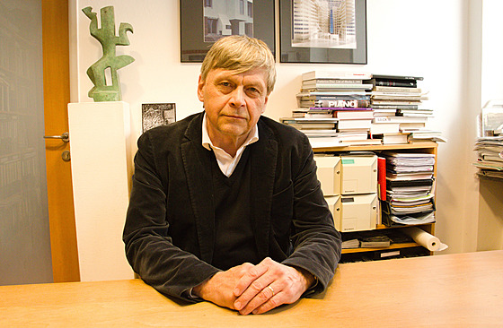 estaedesátiletý Petr Hra vystudoval Fakultu architektury VUT v Brn. Pro...