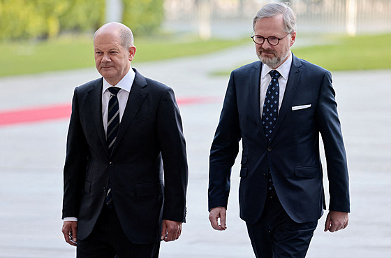 Nmecký kanclé Olaf Scholz se v Berlín seel s eským premiérem Petrem...