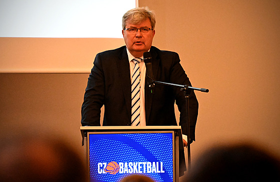 Miroslav Jansta jako předseda České basketbalové federace