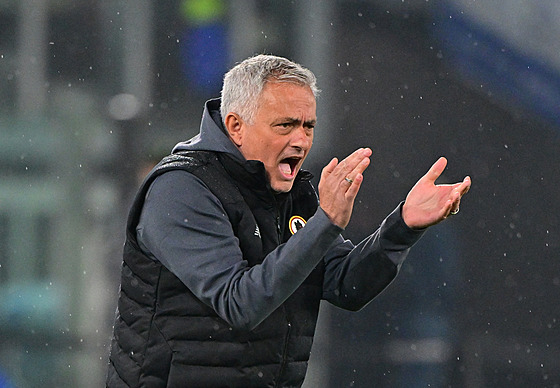 José Mourinho, kou fotbalist AS ím.