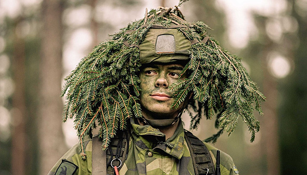 Tisíce Švédů se hlásí do zbraně. Domobrana má zvláštní pravidla, mobilizuje se podle vzorce „6-24-90“