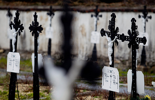 Sestry z Bílé Vody, které komunisté odklidili do kláštera. Měly tam vymřít