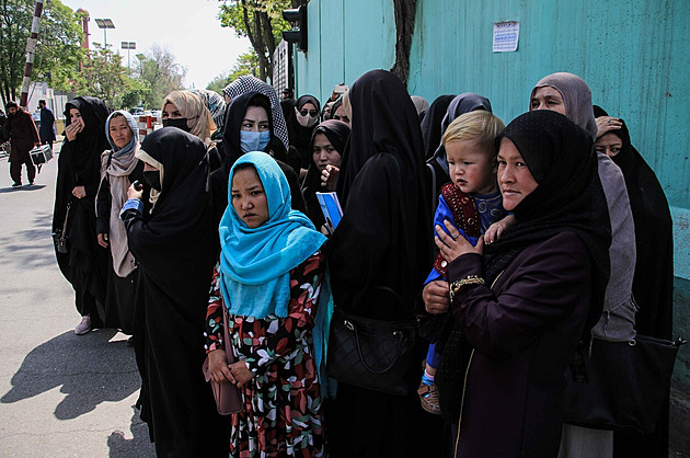 Afghánci se hrnou do Íránu za lepším životem, vztahy zemí se vyostřují