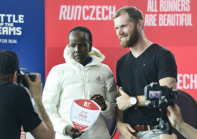 Běh? Raději jen v lese. Šlesingr tak bude během maratonu jen kapitánovat