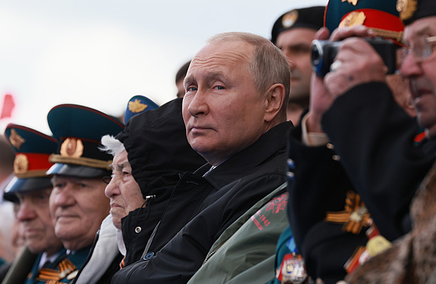 Putin vyhlásil vítězství ruských sil v Luhanské oblasti, mají si odpočinout