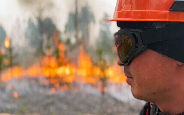 Sibiř sevřela další vlna obřích požárů. Nemá kdo hasit, armáda je na Ukrajině