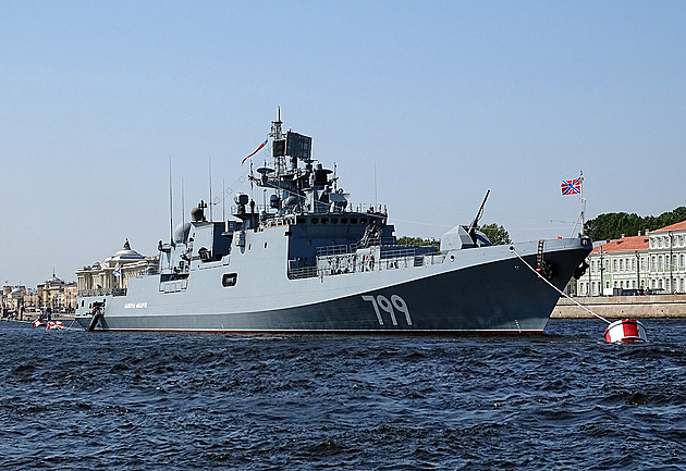 Ukrajinci údajně zničili další výsadkovou loď, v Podněstří zněly výbuchy