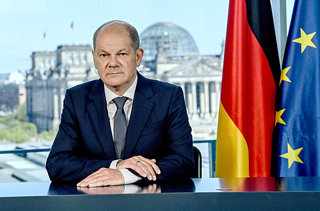 Německo má historickou povinnost pomoci Ukrajině. Putin nevyhraje, řekl Scholz
