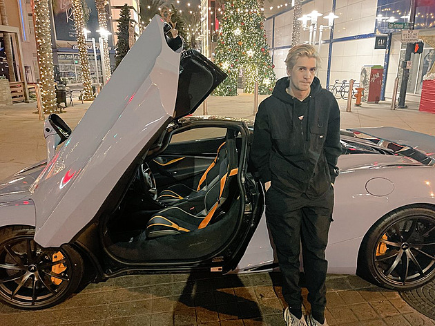 Streamer vydělává miliony, má doma binec jako v tanku a smrad