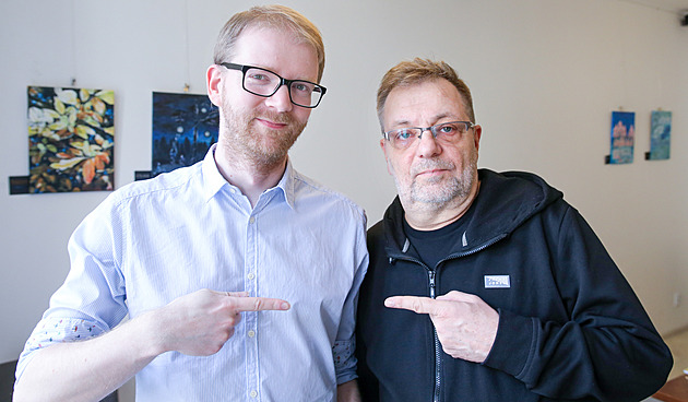 Herec Milan Šteindler (vpravo) a režisér Šimon Dominik při první čtené zkoušce...