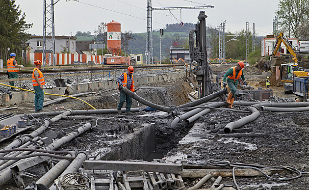Pod tratí v Božkově se rodí tunel, bude součástí východního okruhu