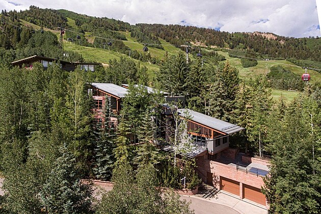 Fotogalerie: Americký módní návrhář Tommy Hilfiger prodal svůj dům v Aspenu  v Coloradu za 50...