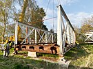 Hradec sthuje torzo mostu ze Svinar na letit