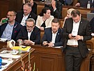 Poslanci SPD v prbhu mimoádné schze dolní komory parlamentu.