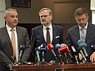 Premiér Petr Fiala, ministr prnyslu a obchodu Jozef Síkela a ministr vnitra po...