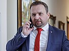 Ministr práce a sociálních vcí Marian Jureka pichází na jednání vlády. (13....
