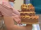 Na technickou výzvu, tradiní Dobov dort, který je pomrn pracný, mly...