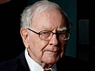 Warren Buffett, éf spolenosti Berkshire Hathaway, na archivním snímku z...