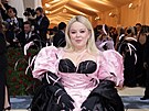 Nicola Coughlanová na Met Gala (New York, 2. kvtna 2022)