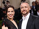 Lisa Liberti a James McAvoy na Met Gala (New York, 2. kvtna 2022)