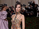 Emily Ratajkowski na Met Gala (New York, 2. kvtna 2022)