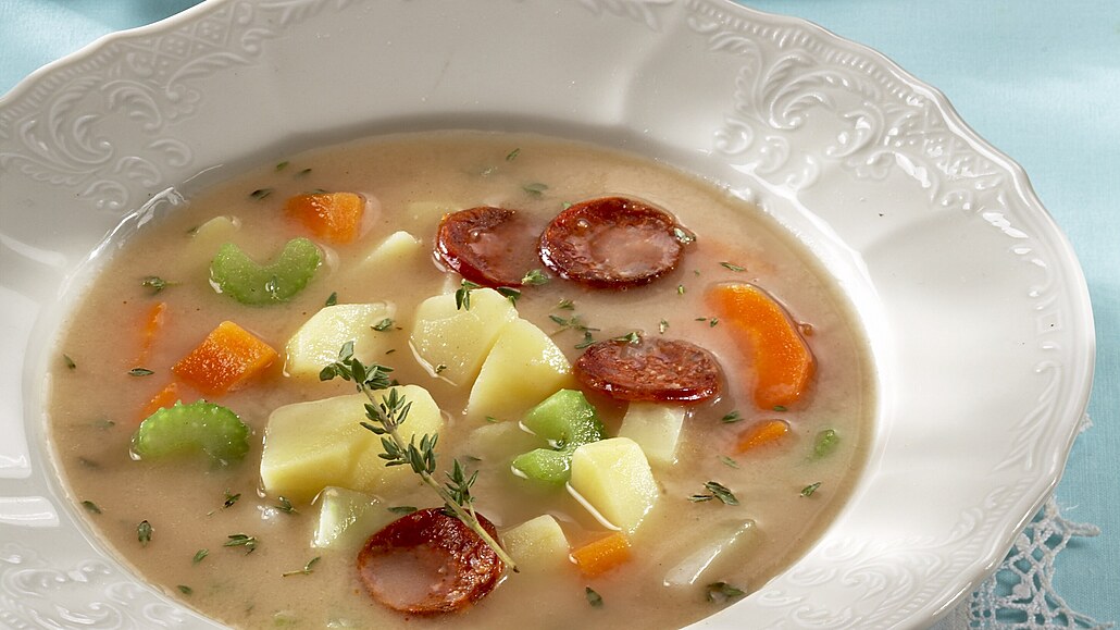 Bramborová polévka s uzeninou – Recepty iDNES.cz