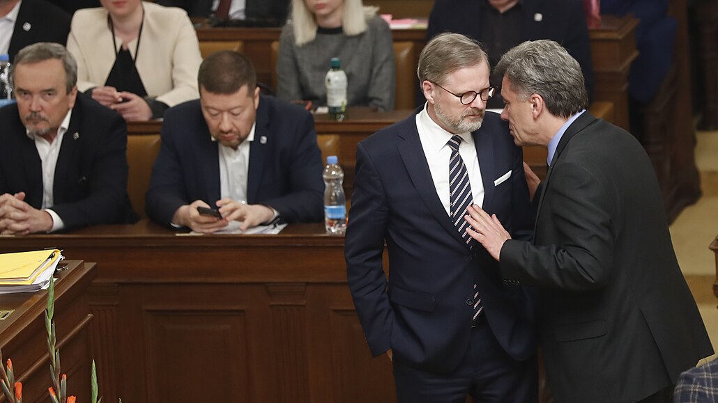 Změnu zákona o střetu zájmů ve Sněmovně obhajoval Radek Vondráček z ANO.