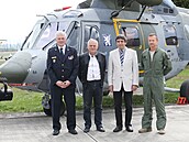 Oslava 30. výročí od založení Letecké záchranné služby v Líních u Plzně. Na...