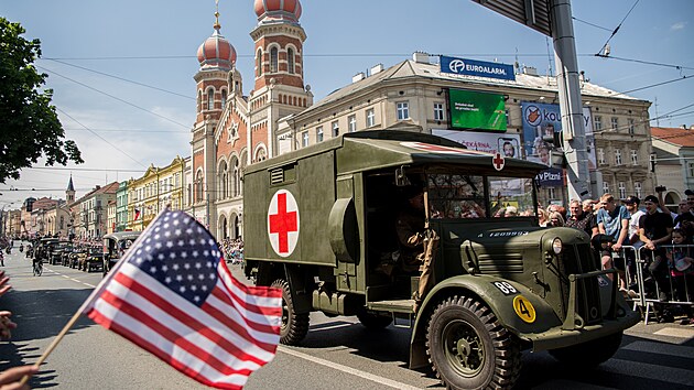 Plzní projel Convoy of Liberty, který připomněl konec druhé světové války. (8. května 2022)
