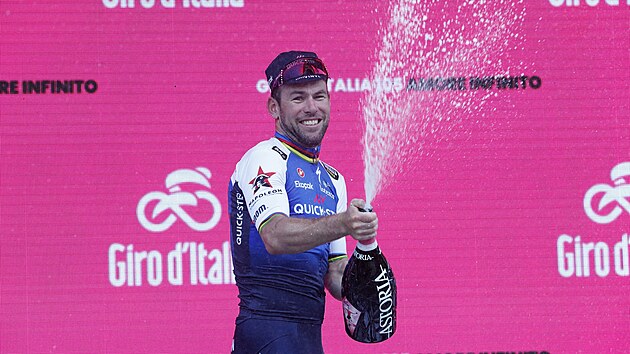 Mark Cavendish slav se ampaskm po vyhran etap Gira.
