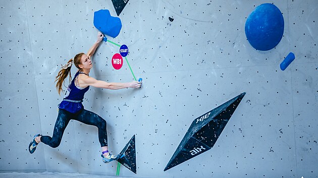 Eliška Adamovská na Evropském poháru v boulderingu v Praze
