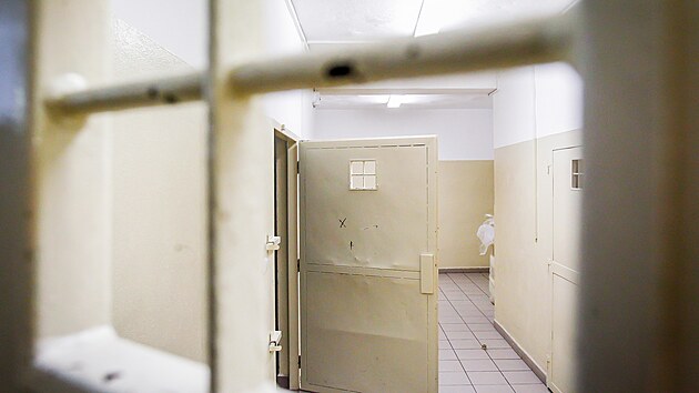 Z�chytn� stanice je postaven� tak, aby tam pacienti m�li co nejmen�� mo�nost si n�jak sami ubl�it.