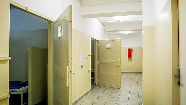 Z�chytn� stanice je postaven� tak, aby tam pacienti m�li co nejmen�� mo�nost si n�jak sami ubl�it.