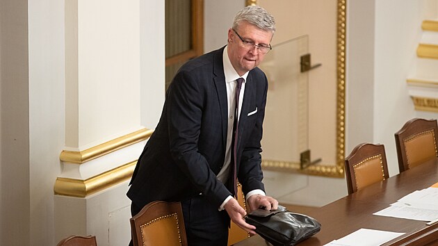 Místopředseda Sněmovny Karel Havlíček z ANO v průběhu jednání mimořádné schůze dolní komory parlamentu.