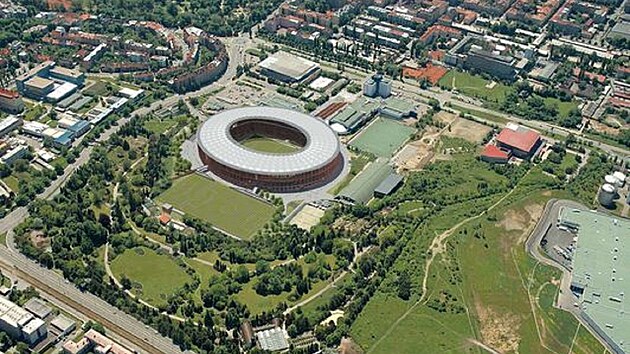 Jako p�edloha pro n�vrh nov�ho brn�nsk�ho fotbalov�ho stadionu poslou�ilo t�mu architekta Petra Hr��i ��msk� Koloseum.
