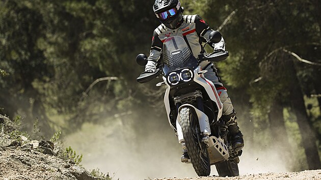 Do offroadu jsou ureny jzdn reimy Enduro a Rally.