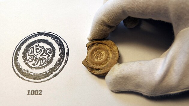 Objevy, které se archeologům podařilo nalézt při průzkumu lokality možné staré mincovny v centru Jihlavy.